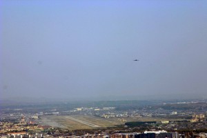 横田基地から飛び立つ航空機